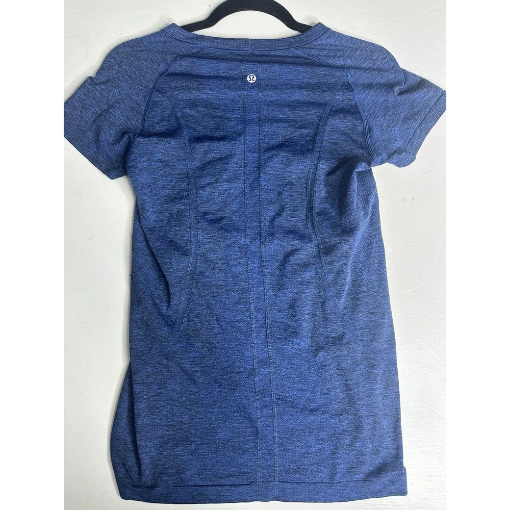 Lululemon Swiftly Tech Short Sleeve Crew Color Cerulean Blue Size 8